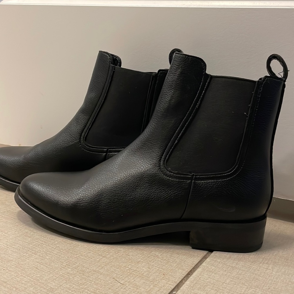 Black Vegan Chelsea Boots